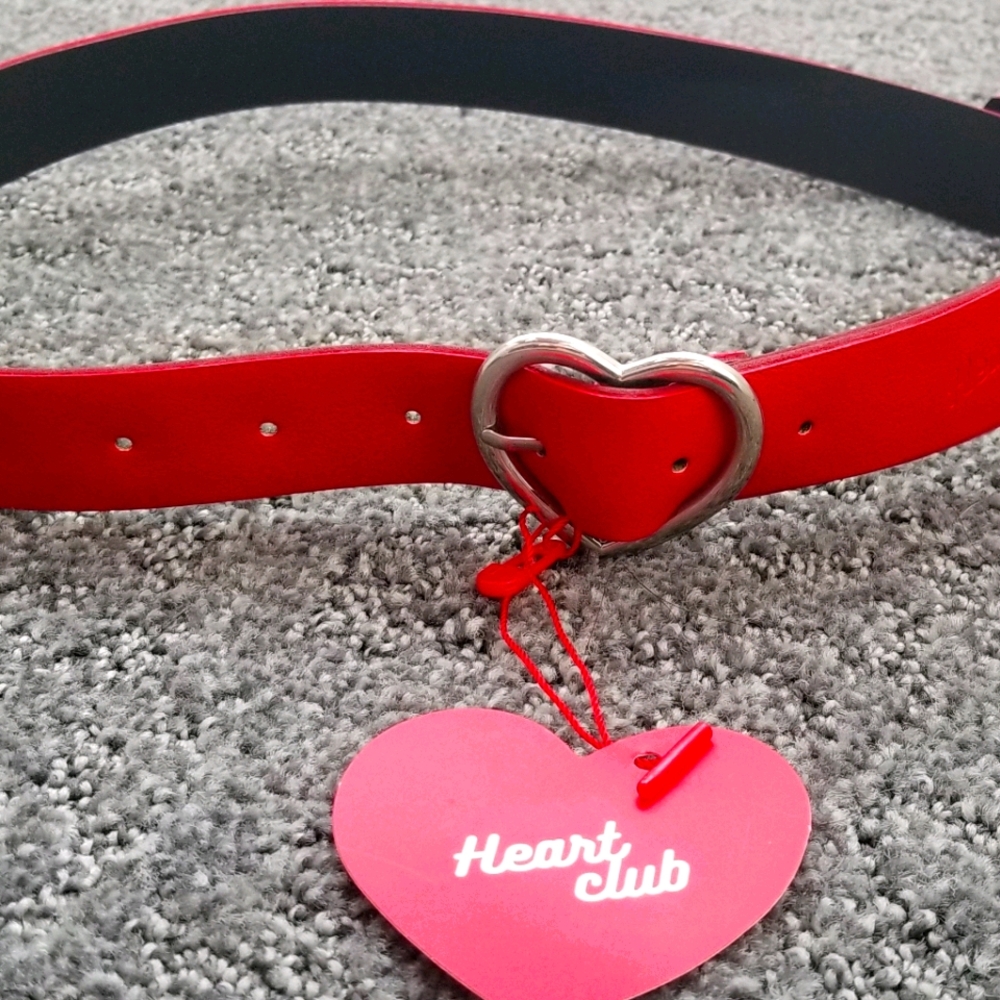 NWT Heart Club silver heart buckle & red band belt